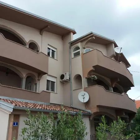 Apartment Dalmatian Modern With Tavern