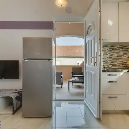 Dalmatian Modern With Tavern Appartement Zadar